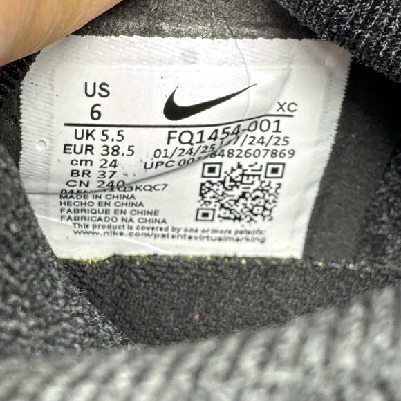 Athletic_Shoes